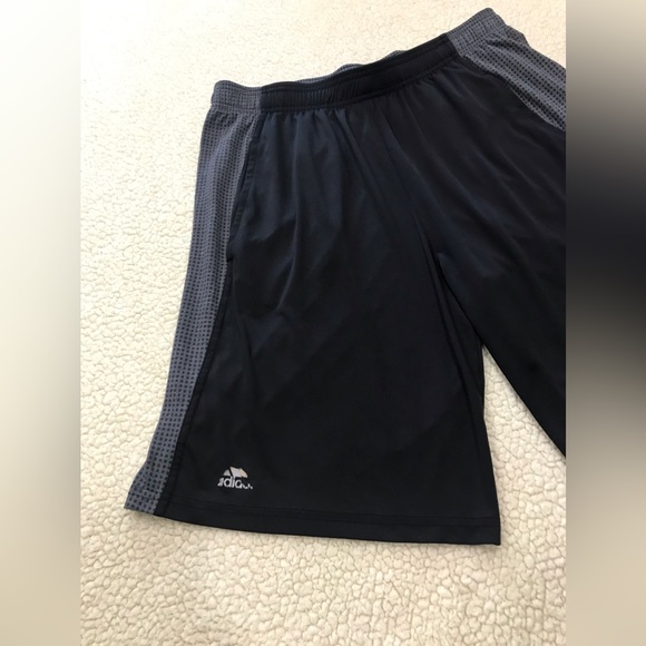 Mens Black & Gray Adidas Climacool Dri-Fit Athletic Shorts
Size Large 42 - 44 - Picture 2 of 13